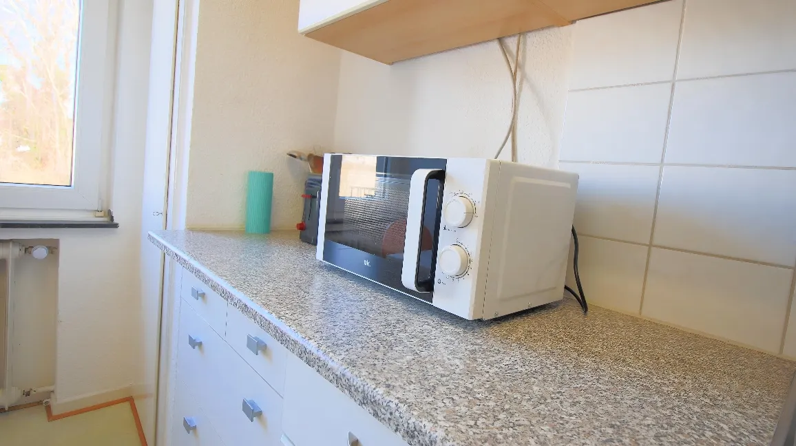 HELLES MÖBELIERTES APARTMENT MIT BALKON NÄHE GERICHT KREFELD - Photo 3