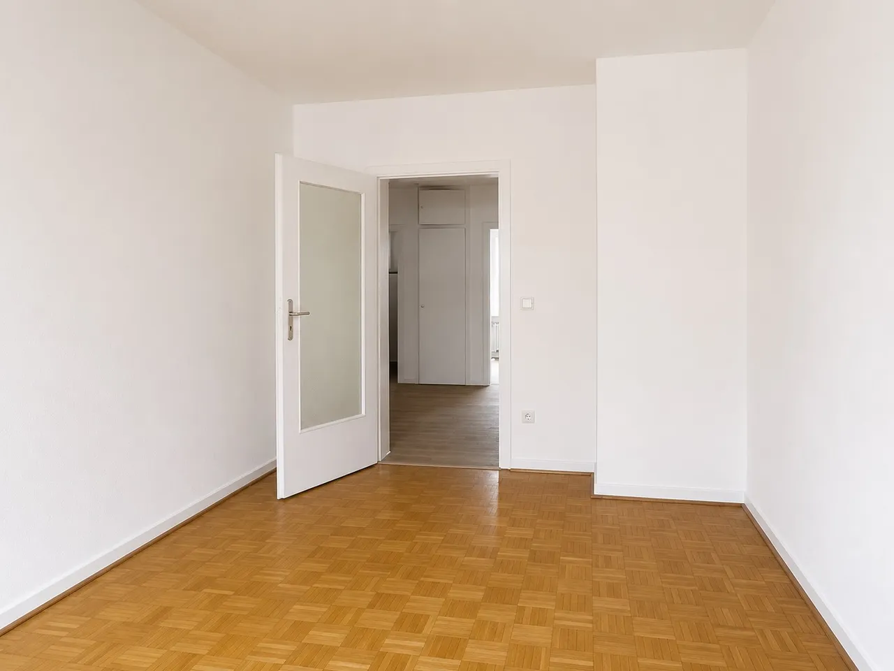MODERNE 3-ZIMMERWOHNUNG MIT BALKON IM KREFELDER ZENTRUM ZU MIETEN! - Foto 2