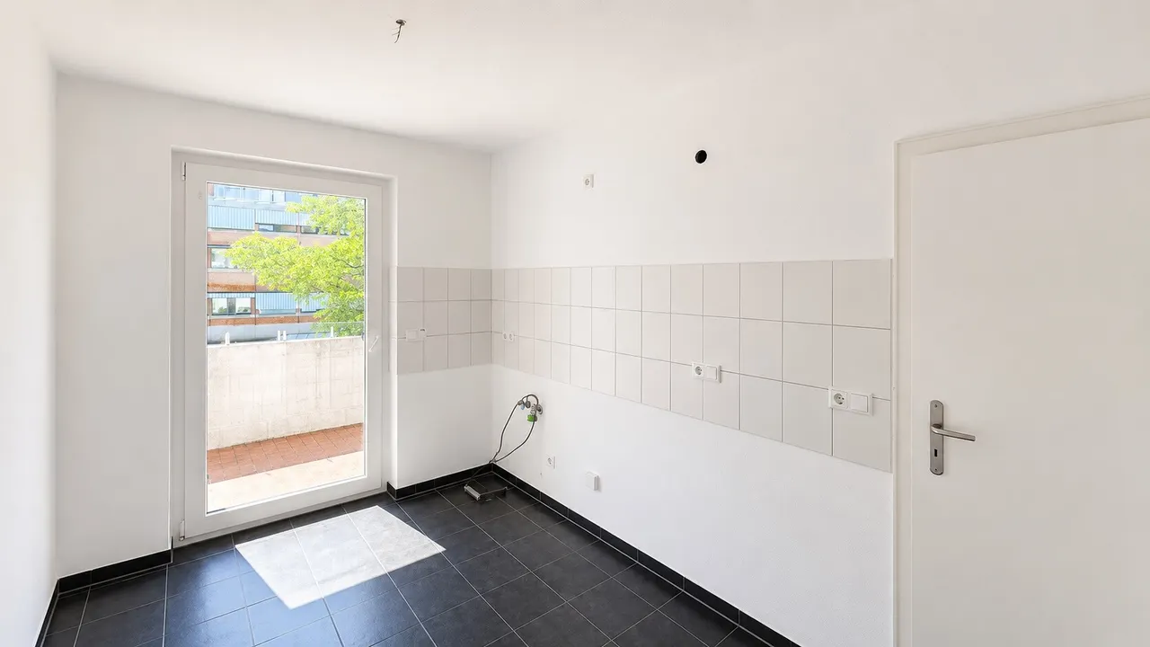MODERNE 3-ZIMMERWOHNUNG MIT BALKON IM KREFELDER ZENTRUM ZU MIETEN! - Photo 2