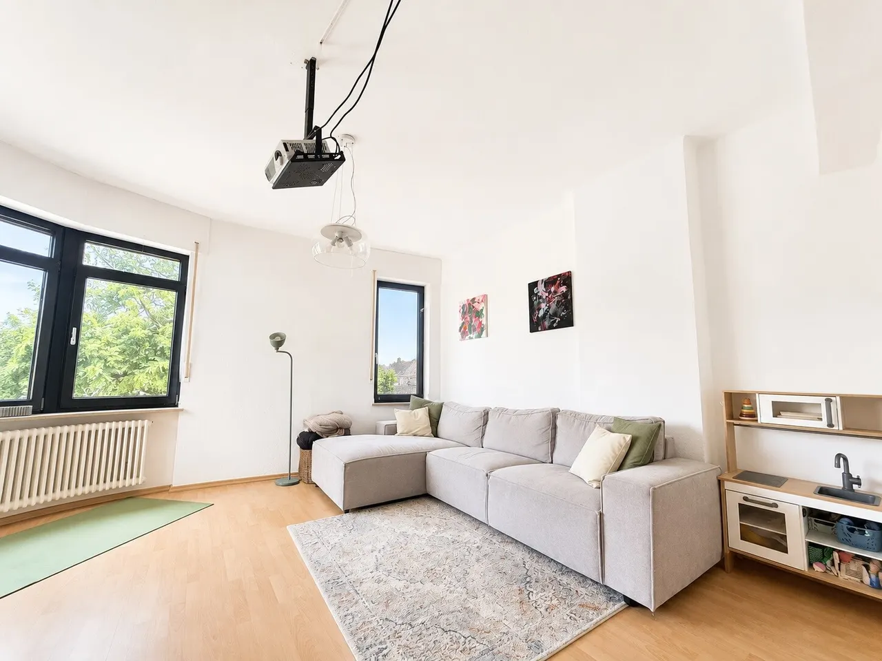 Charmante Altbauwohnung in Rheinlage von Krefeld-Uerdingen zu mieten! - Photo 1