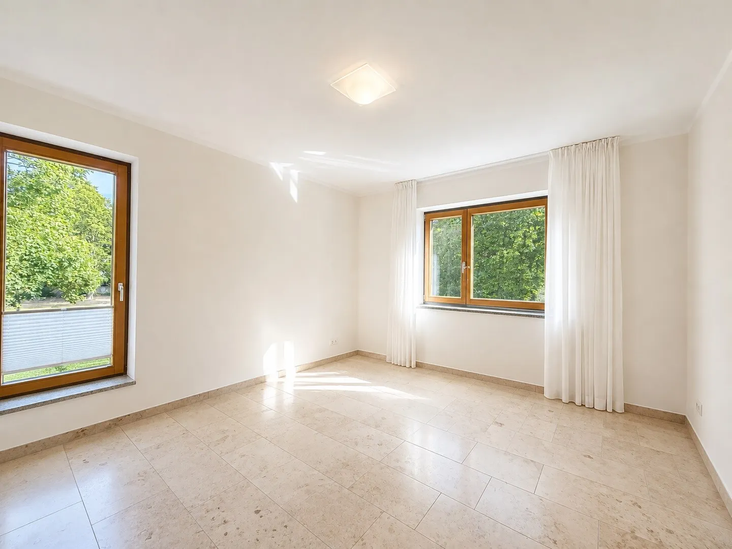 HOCHWERTIGE 4 ZIMMERWOHNUNG IN BEGEHRTER LAGE VON KREFELD-BOCKUM ZU MIETEN! - Foto 1