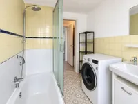 Badezimmer 1. OG Links