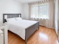 Schlafzimmer 2. OG Links