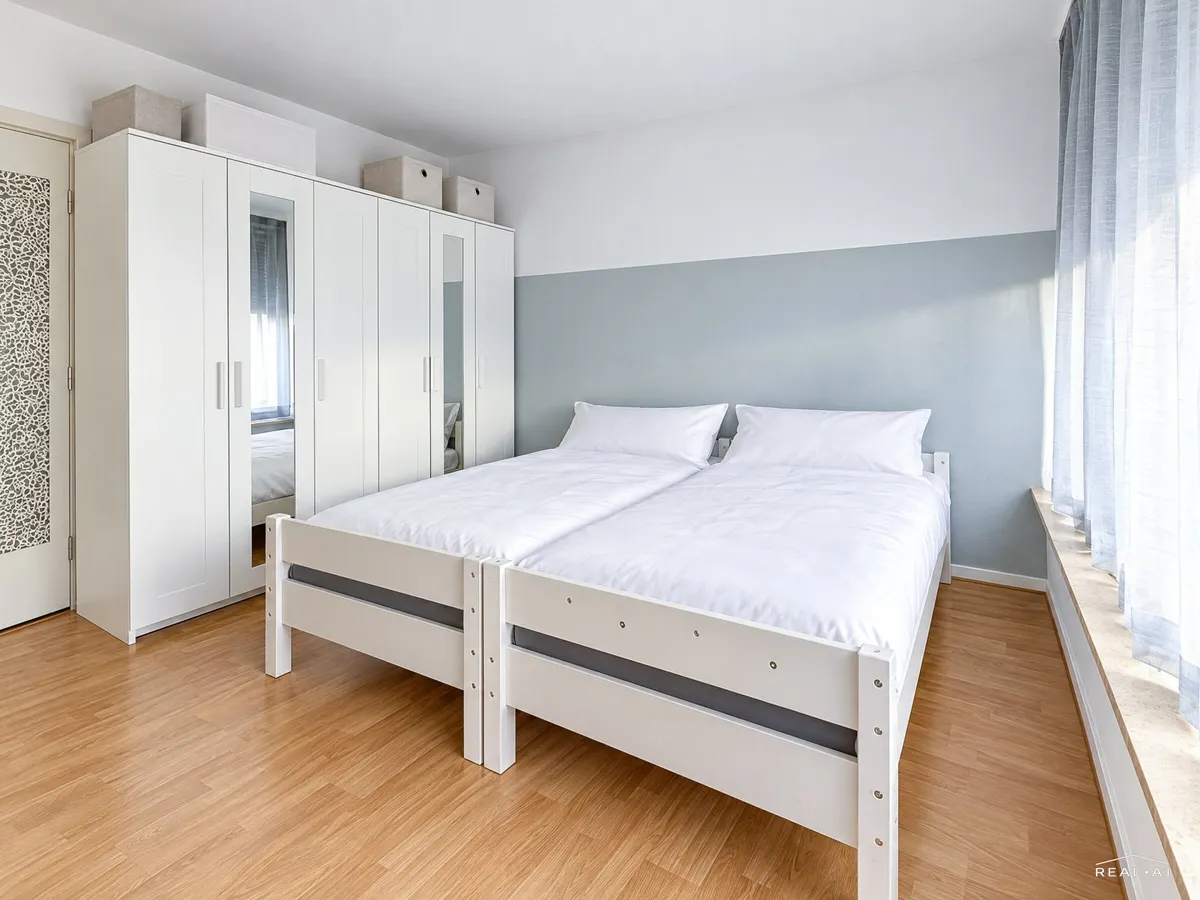 Schlafzimmer 2. OG Links