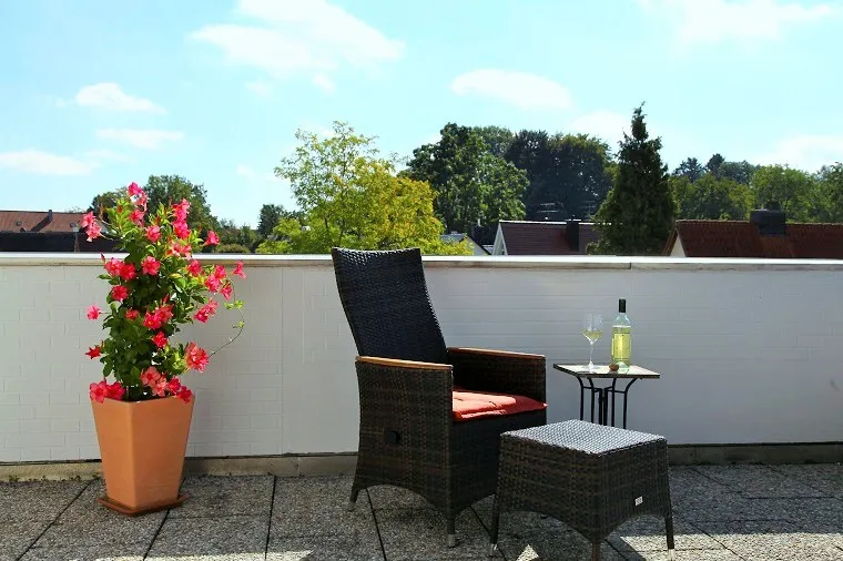 BEZUG nach Komplett Sanierung – absolut ruhige 3,5 Zimmer-Dachterrassen-Wohnung in Solln