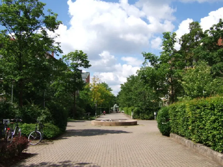 Absolut ruhige 3 Zimmer-Galerie-Wohnung in Südlage im „Dantepark“ Nähe U1 + U7 „Gern“