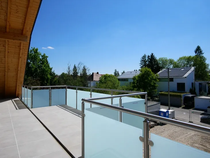 Absolut ruhige 4 Zimmer-Dachterrassen-Penthouse-Wohnung in SW-Lage an einem kleinen Park