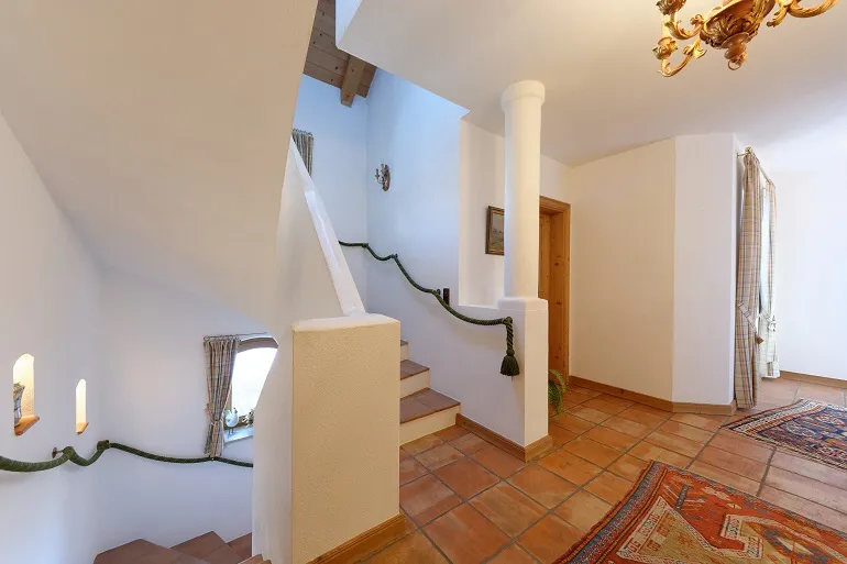 Sehr großes Einfamilienhaus im Landhausstil in Gilching in absolut ruhiger und bester Wohnlage