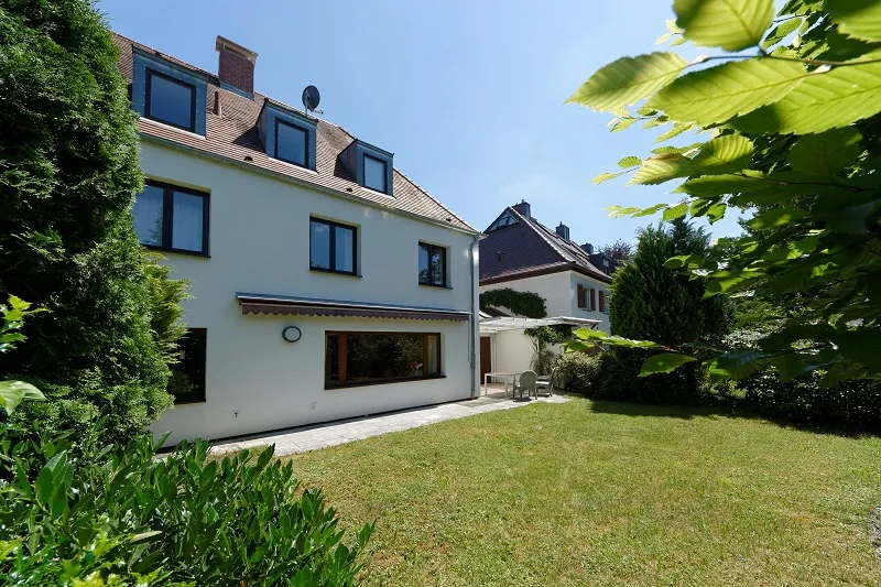 NEU Großes Einfamilienhaus (DHH) in absolut ruhiger Lage in Harlaching (Nähe Tiroler Platz) NEU