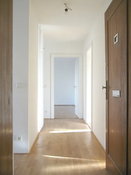 Exclusiv renovierte 3 Zimmer-Altbau-Wohnung mit Balkon in Schwabing Nähe U-Bahn Hohenzollernplatz