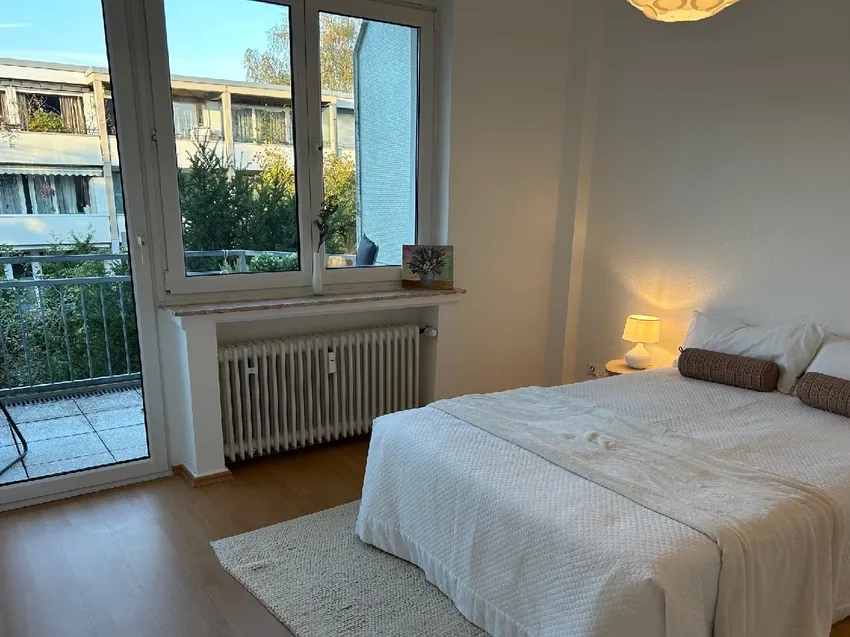 Schlafzimmer mit Balkon