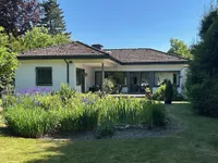 Gartenansicht mit Teich