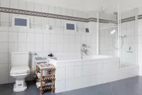 Wanne und Dusche