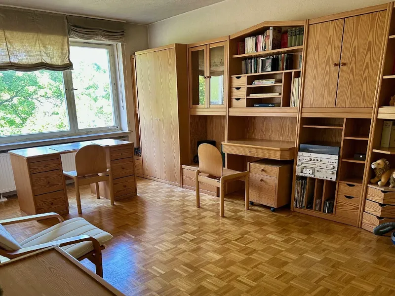 Kinder-/Arbeitszimmer