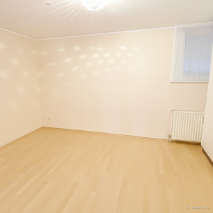 Zimmer 3 Gartengeschoss KI bearbeitet