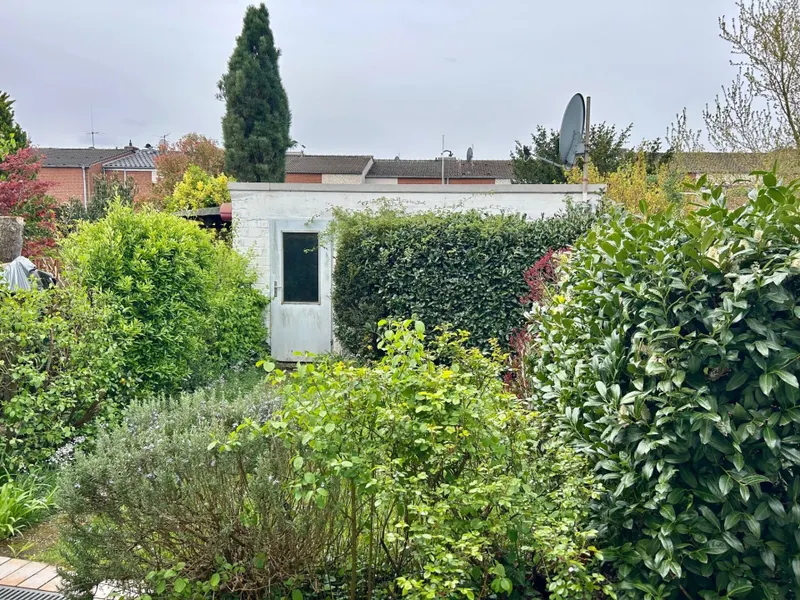 Garten/Zugang Garage