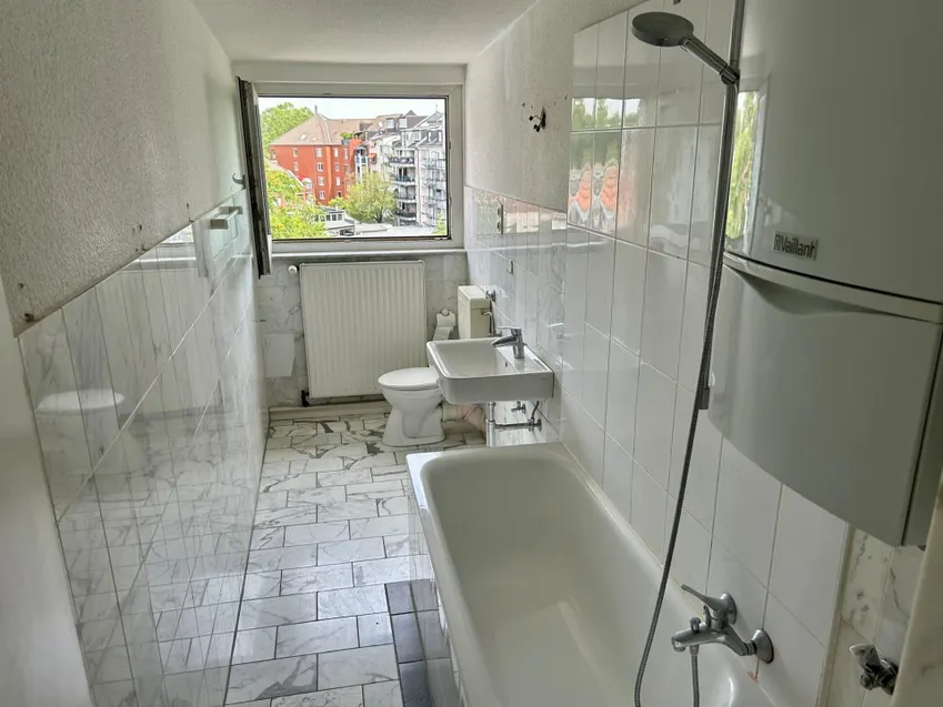 Wannenbad mit Fenster