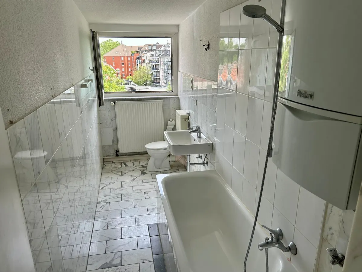 Wannenbad mit Fenster