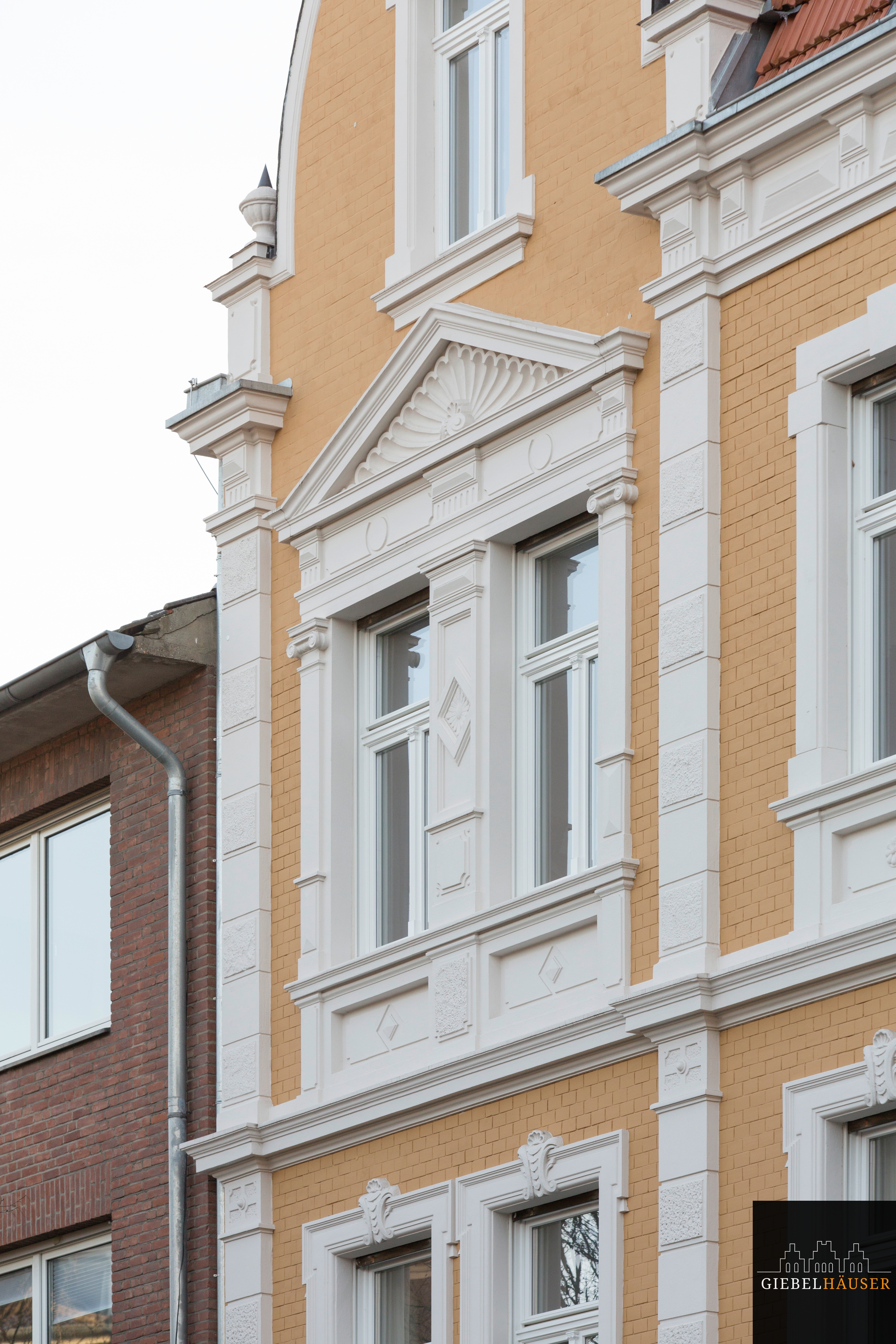 Modernes Wohnen hinterm Schlossgarten mit Balkon und Küche!