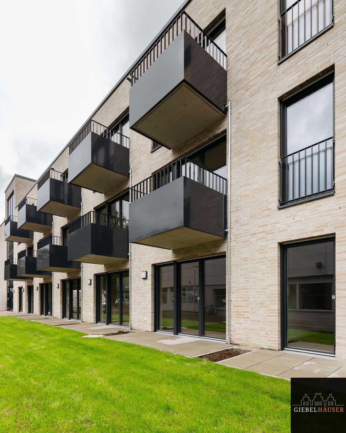 Modernes Wohnen! 4 Zimmer Terrassen-Wohnung
