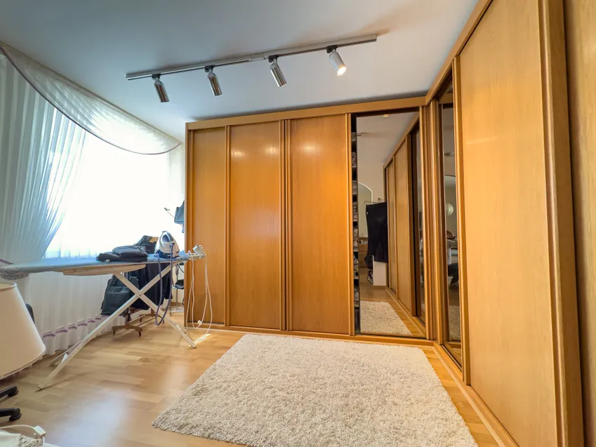 EG Ankleide / Kinderzimmer