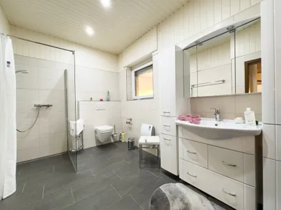 Badezimmer EG