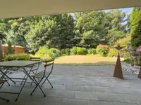 Terrasse mit Garten
