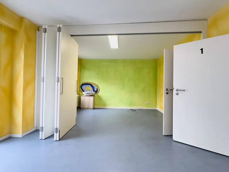 Zimmer 1 mit Abteilung