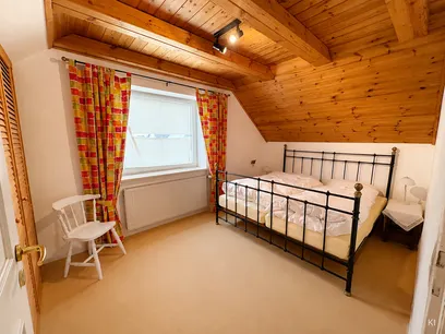 Schlafzimmer ( OG ) 