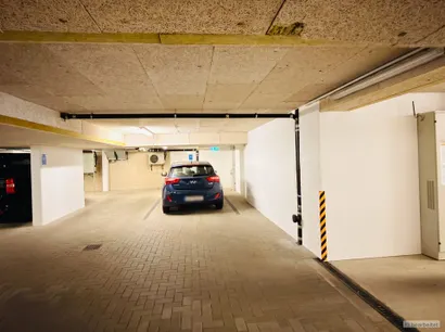 Tiefgaragenstellplatz
