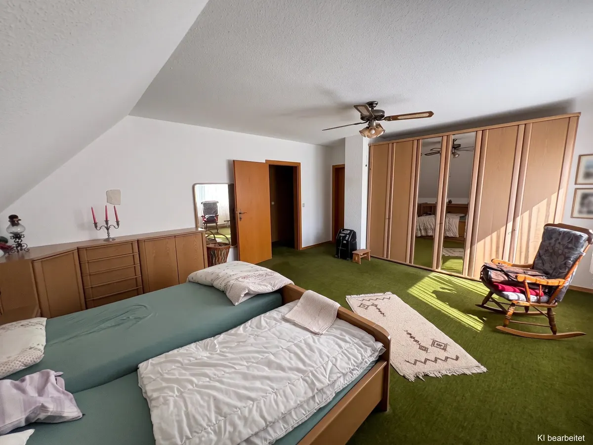 Zimmer 1 OG