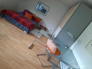 Ruhig gelegenes Zimmer mit Blick ins Grüne in 3er-WG!