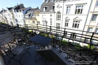 Schicke kleine Wohnung in schöner Jugendstilvilla