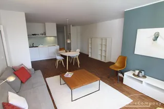 Top eingerichtete 2-Zimmer-Wohnung im denkmalgeschützten Midcentury-Gästehaus der Alexander-von-Humboldt-Stiftung im Bonner Villenviertel!