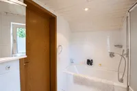 Badezimmer EG