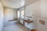 Wannenbad mit Tageslicht