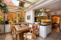 Küche mit Gartenblick