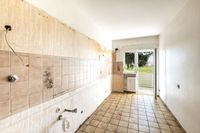 Küche mit Zugang zum Balkon