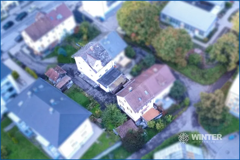 Zwei zentrumsnahe Haushälften in direkter Nähe