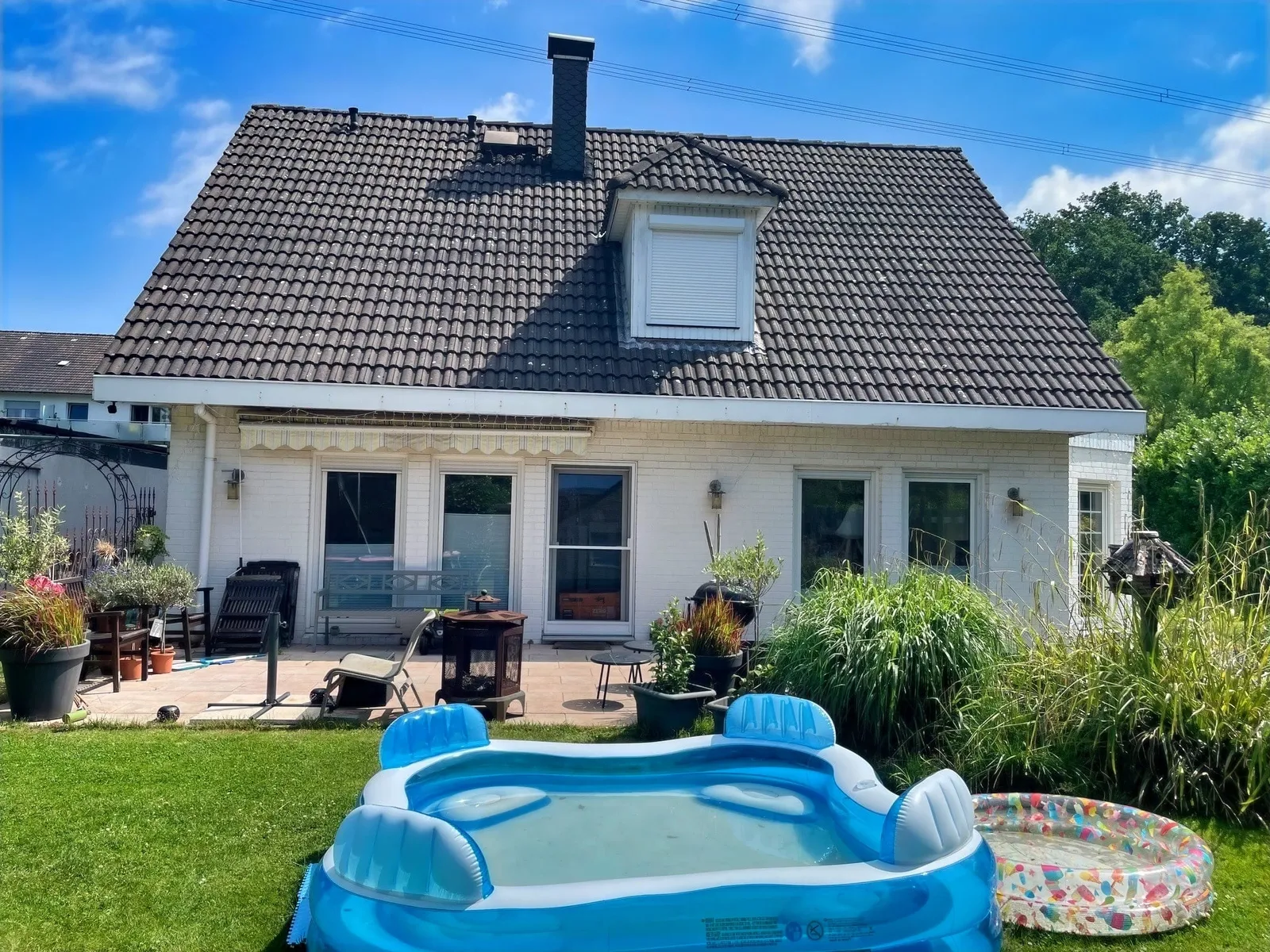 Schönes Wohnhaus in der Natur