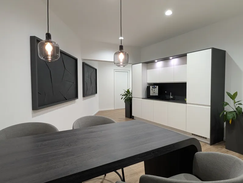 Wartebereicht mit Teeküche