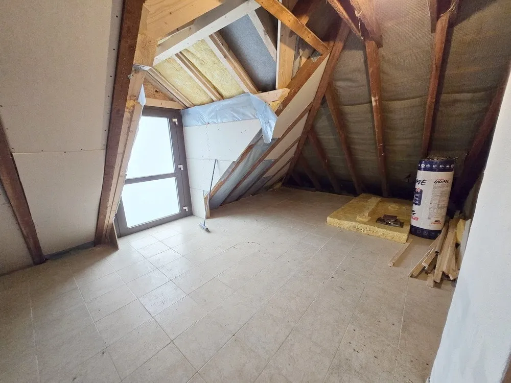 DG  Zugang zur Außentreppe