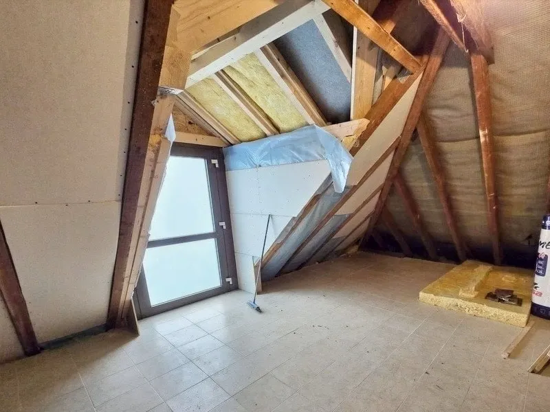 DG  Zugang zur Außentreppe