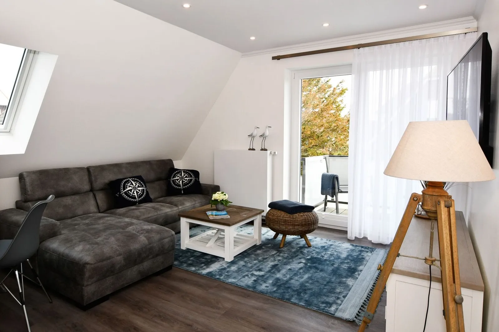 Wohnbereich m. Balkonzugang