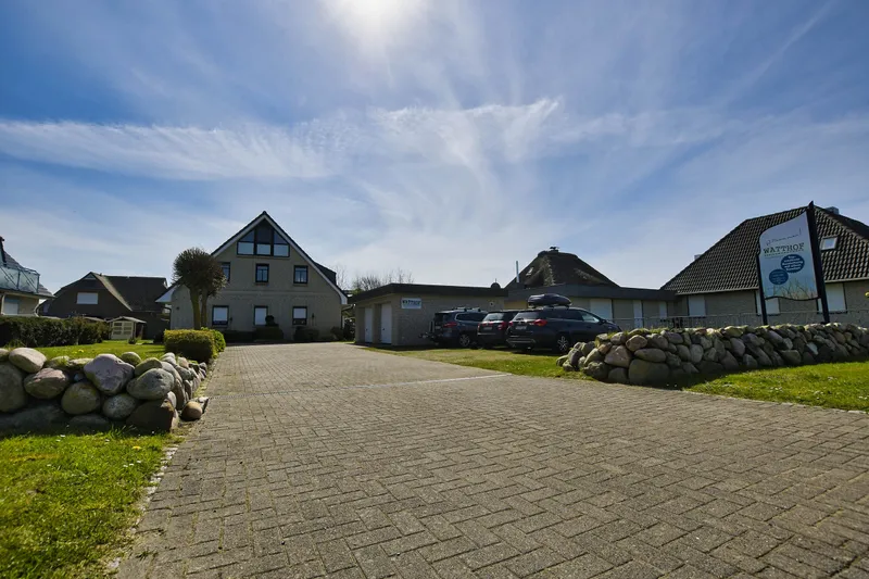 Grundstück mit Stellplätzen