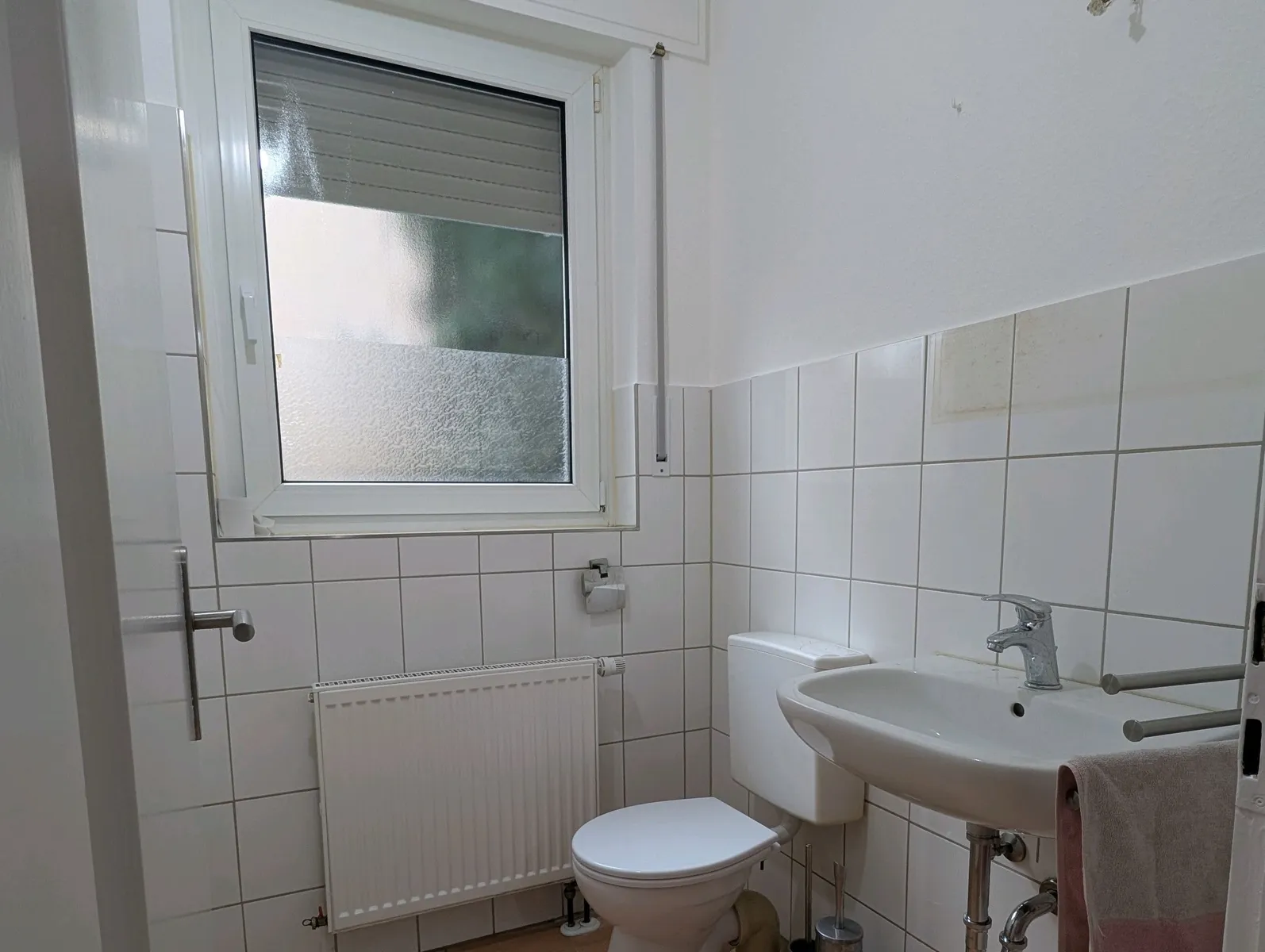 Tageslichtbad mit Wanne