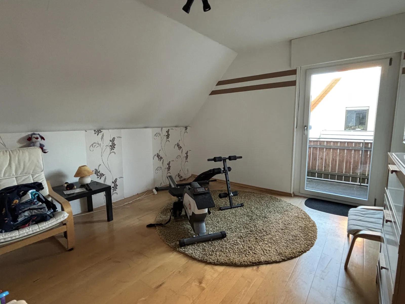 Kind DG - Zugang Balkon