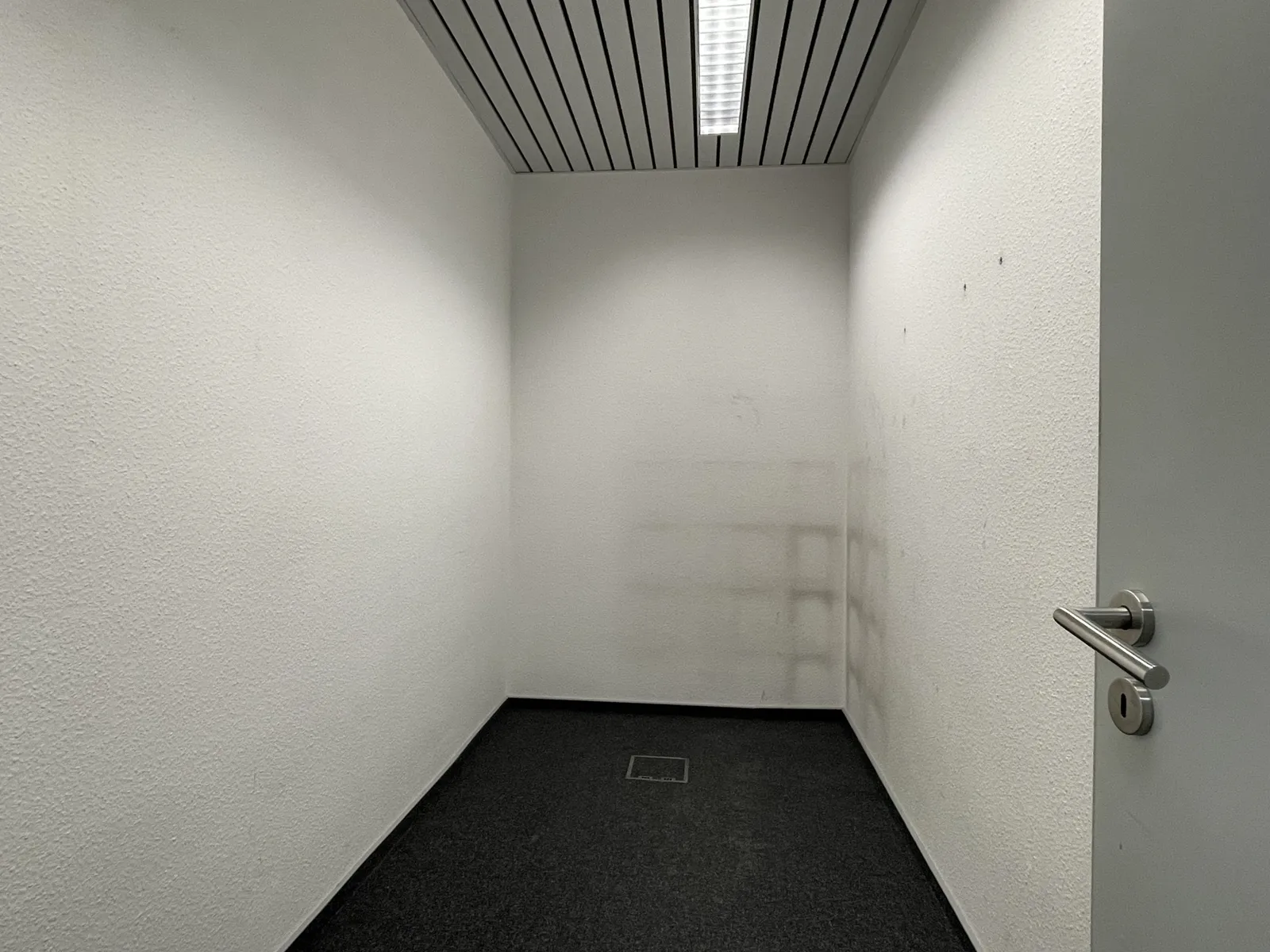 Abstellraum / Putzmittel