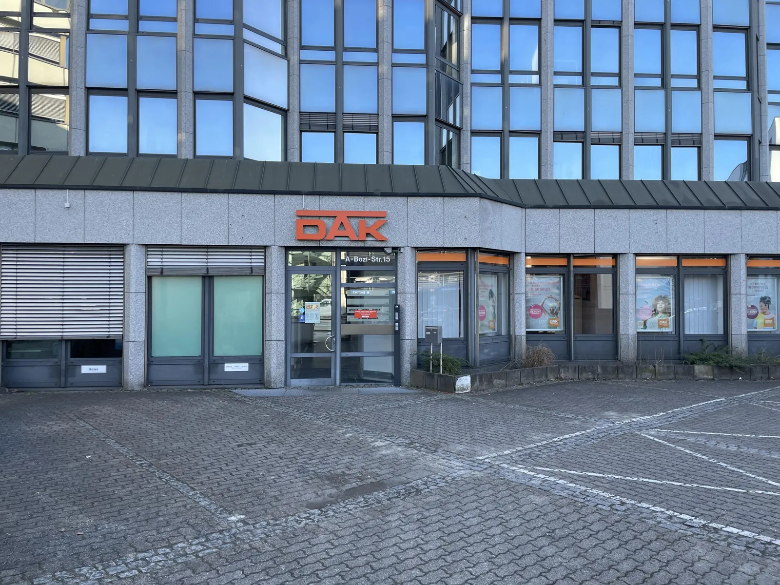 1 Stellplatz / Eingang Hof