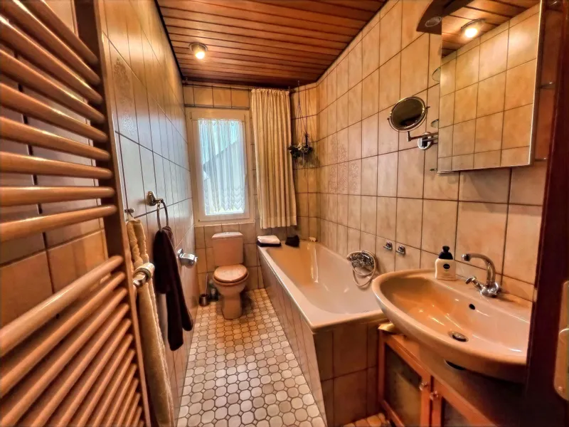 Badezimmer im Obergeschoss